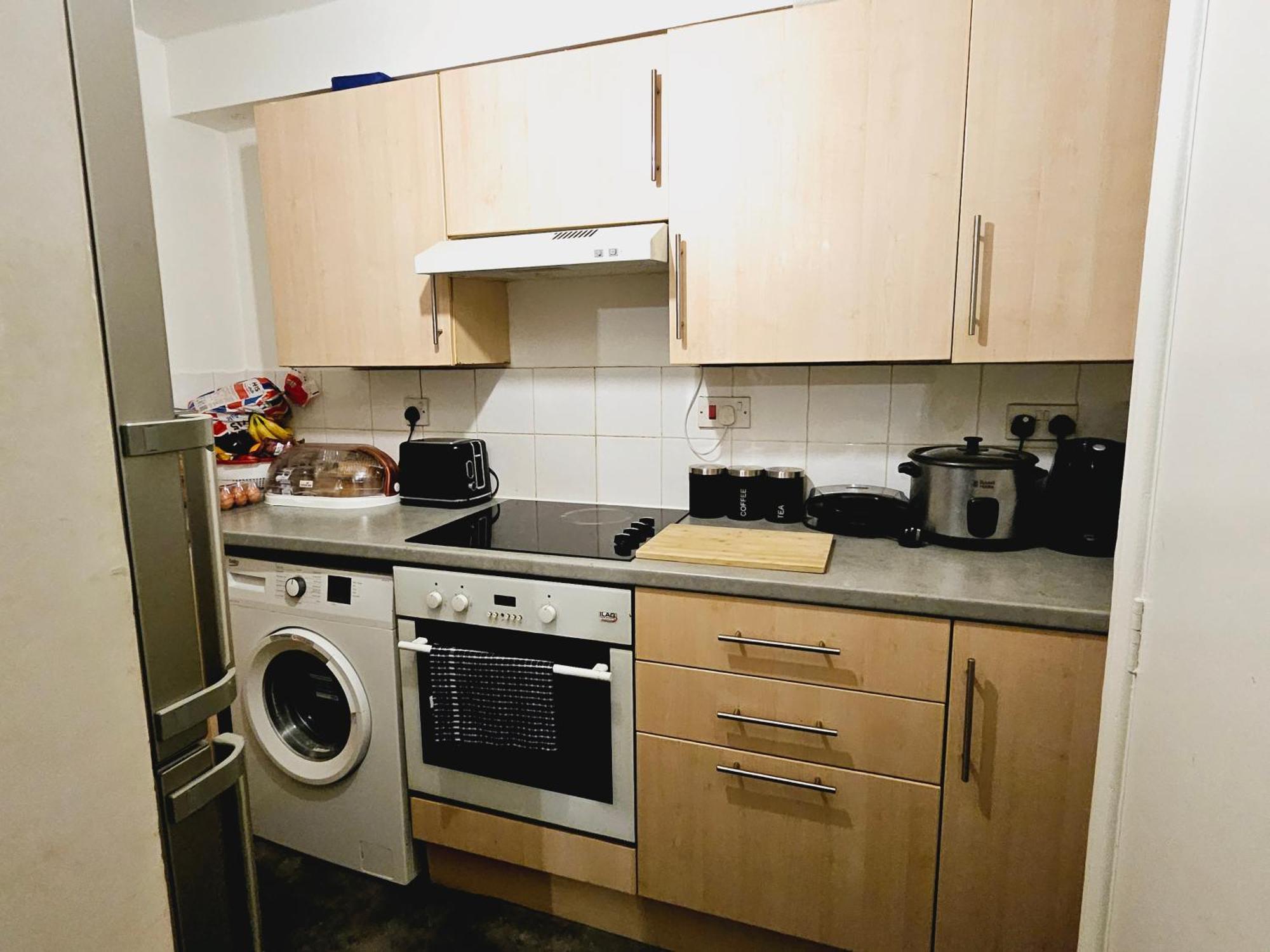 Lovely Fully Furnished One Bed Flat To Let Enfield Esterno foto